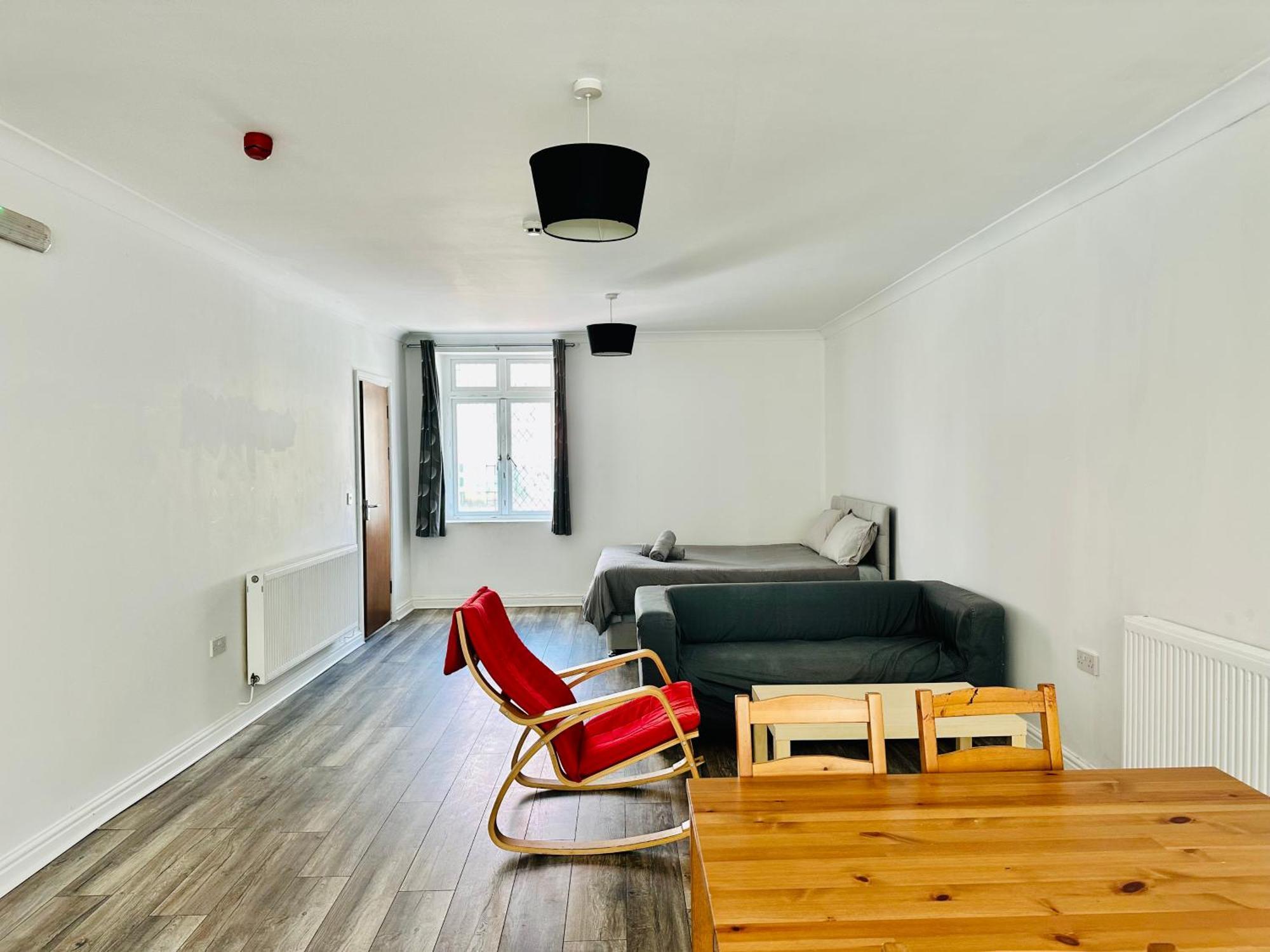 Spacious And Affordable City Center Two Beds Flat Swansea Buitenkant foto