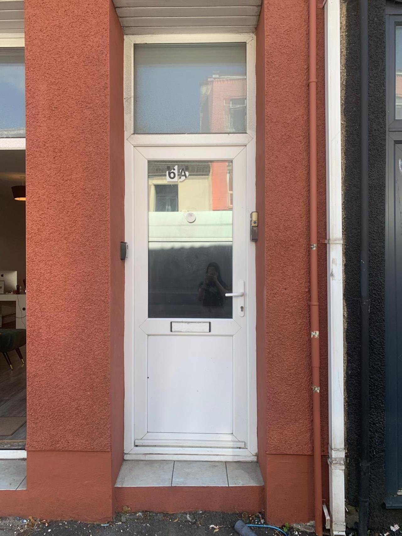 Spacious And Affordable City Center Two Beds Flat Swansea Buitenkant foto