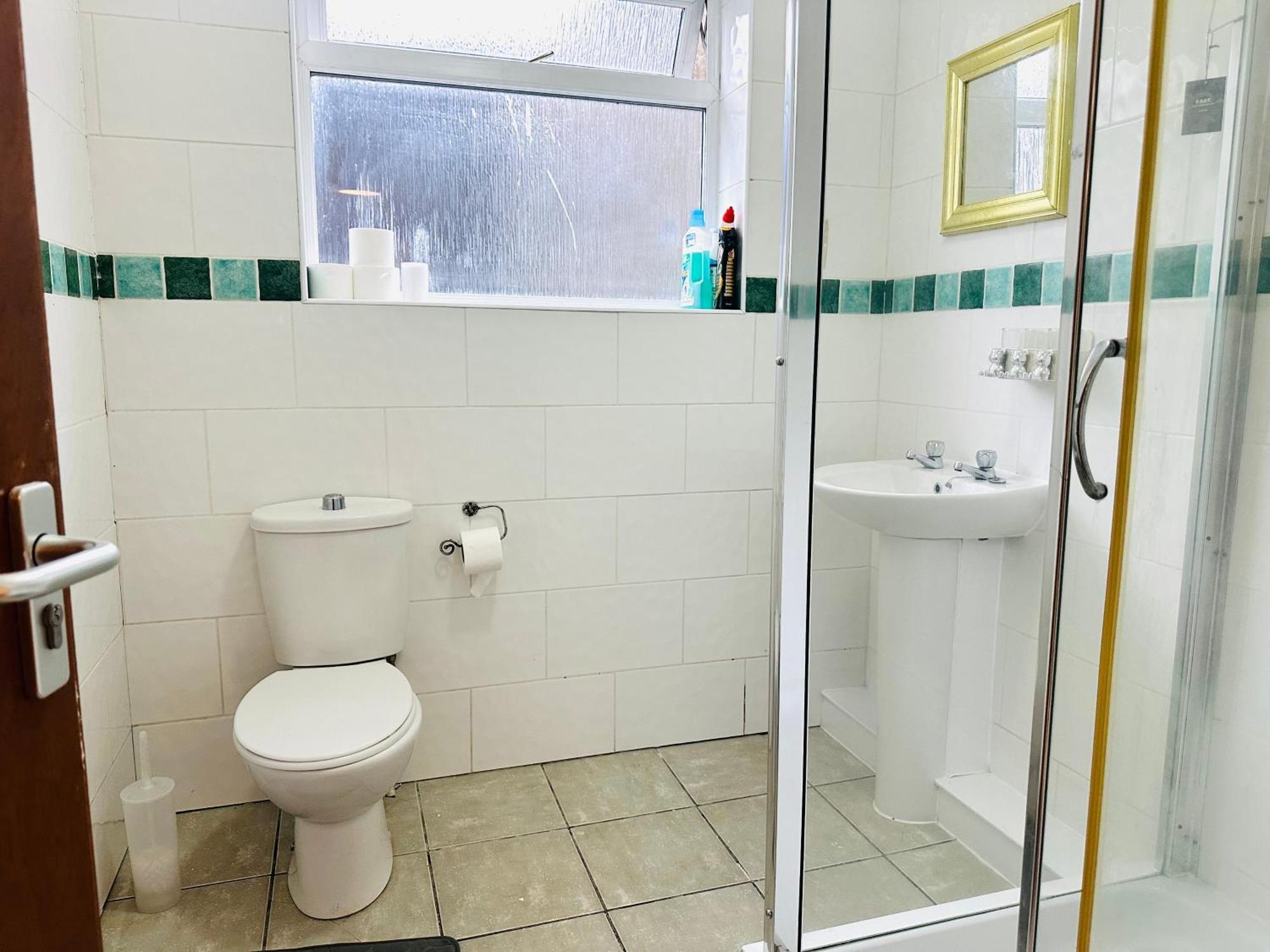 Spacious And Affordable City Center Two Beds Flat Swansea Buitenkant foto