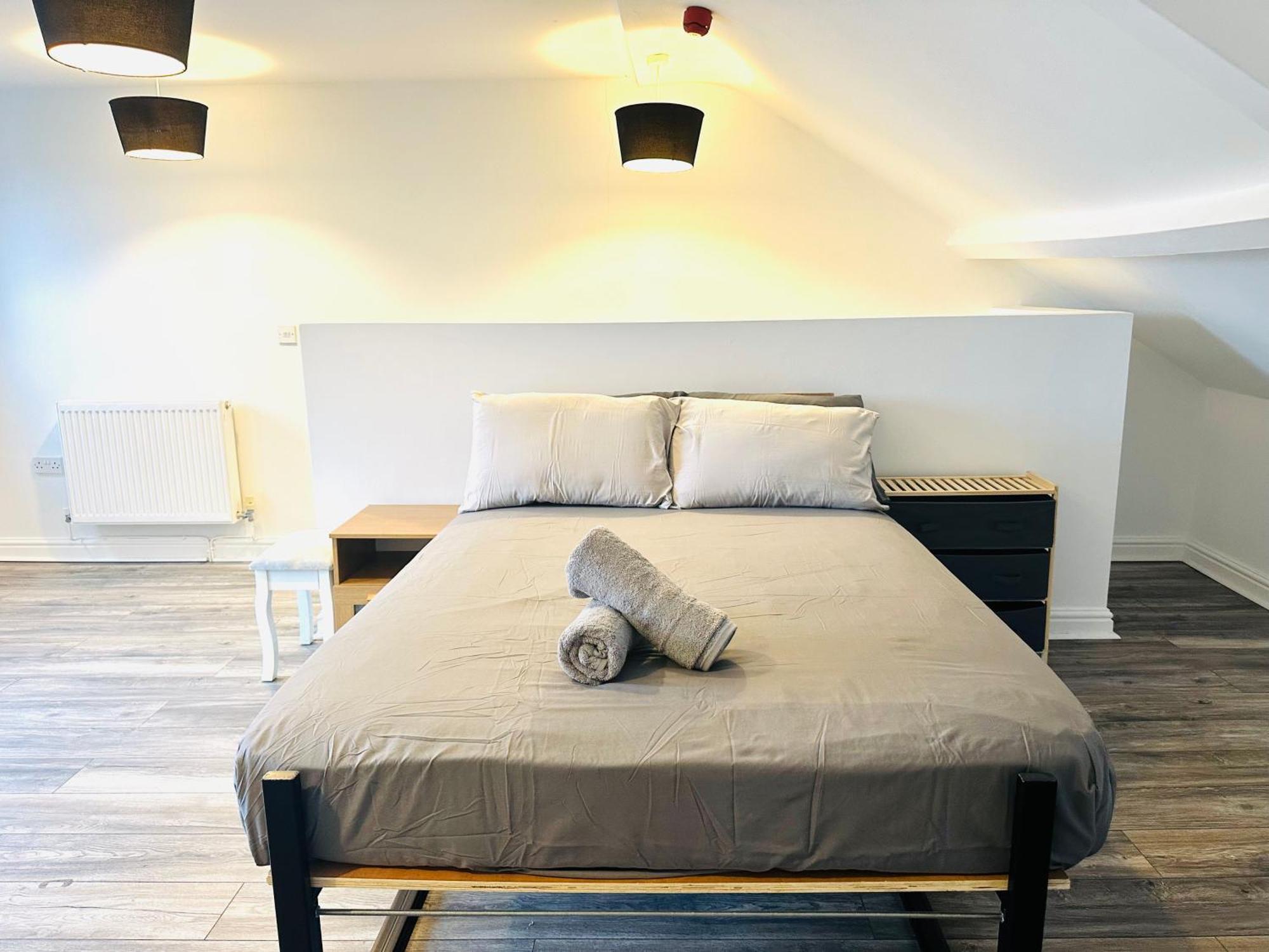 Spacious And Affordable City Center Two Beds Flat Swansea Buitenkant foto